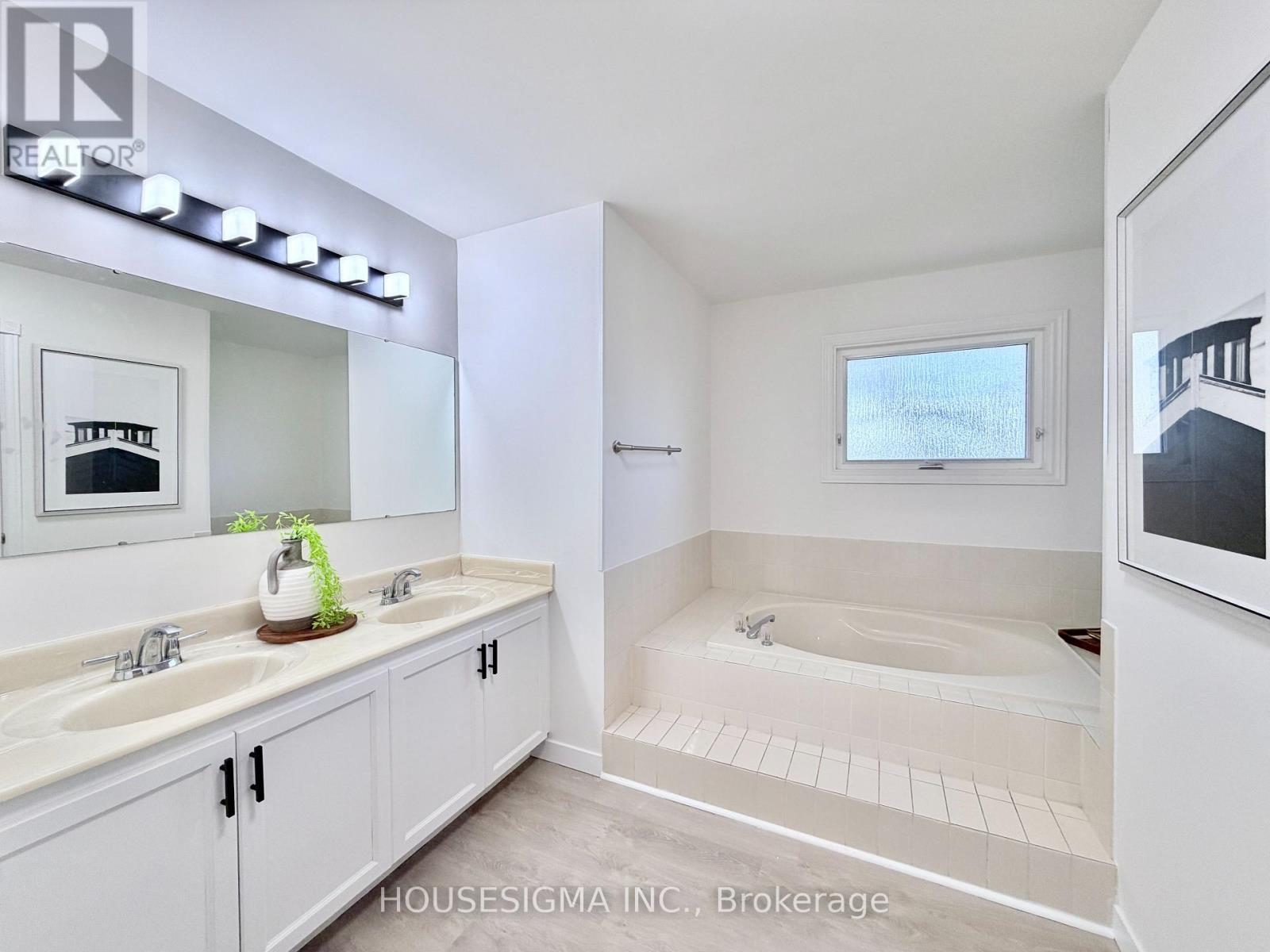1404 Will Scarlett Drive, Oakville, Ontario  L6J 6S6 - Photo 28 - W13051438