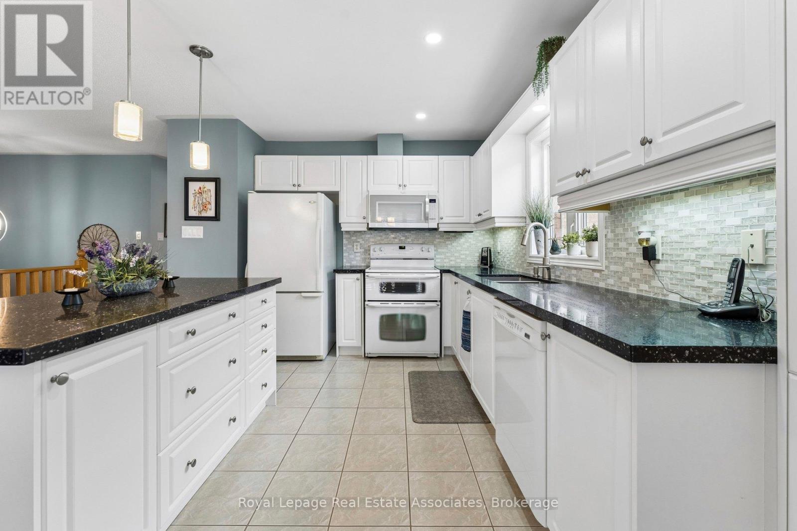 9 Falconwood Place, Brampton, Ontario  L6R 3J3 - Photo 17 - W13108640