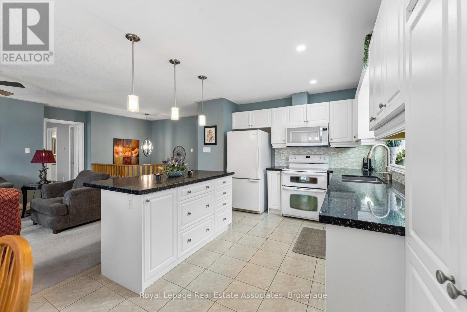 9 Falconwood Place, Brampton, Ontario  L6R 3J3 - Photo 18 - W13108640