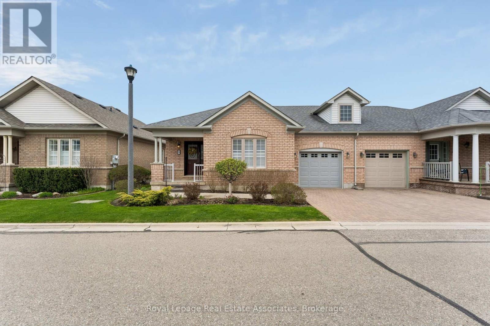 9 Falconwood Place, Brampton, Ontario  L6R 3J3 - Photo 5 - W13108640