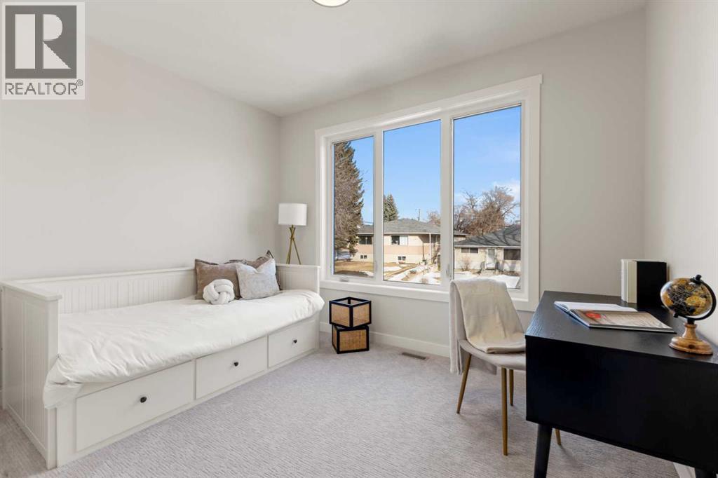 3107 42 Street SW, Calgary, Alberta  T3E 3M4 - Photo 5 - A2291430