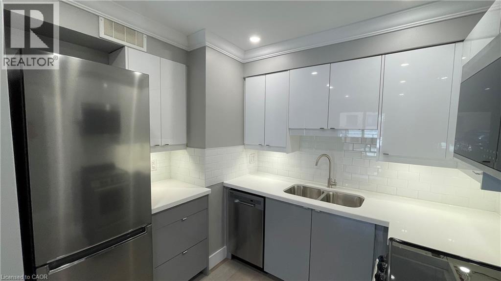 700 Lawrence Road Unit# 102, Hamilton, Ontario  L8K 1Z5 - Photo 3 - 40828795