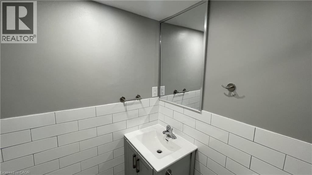 700 Lawrence Road Unit# 102, Hamilton, Ontario  L8K 1Z5 - Photo 6 - 40828795