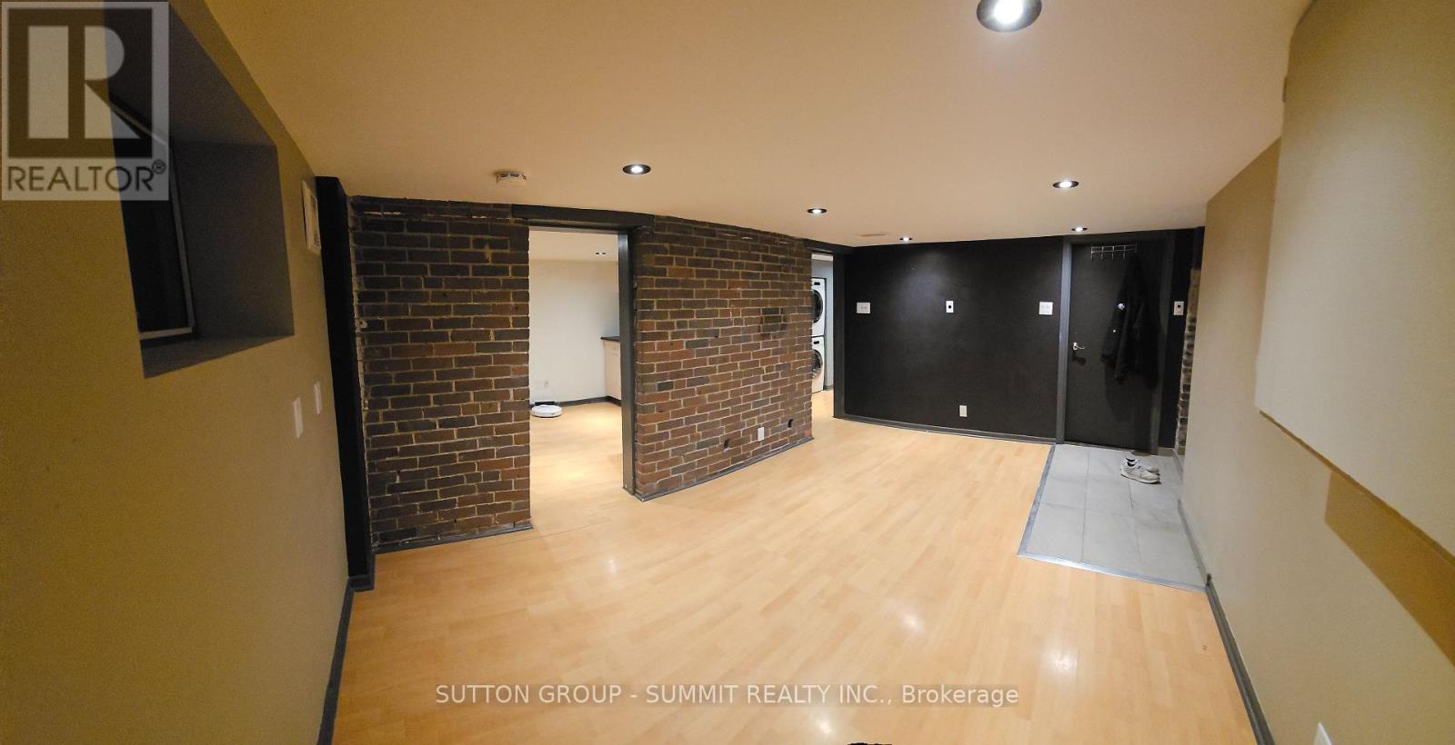 Lower - 1 Columbine Avenue, Toronto, Ontario M4L 1P2 - Photo 4 - E13108662