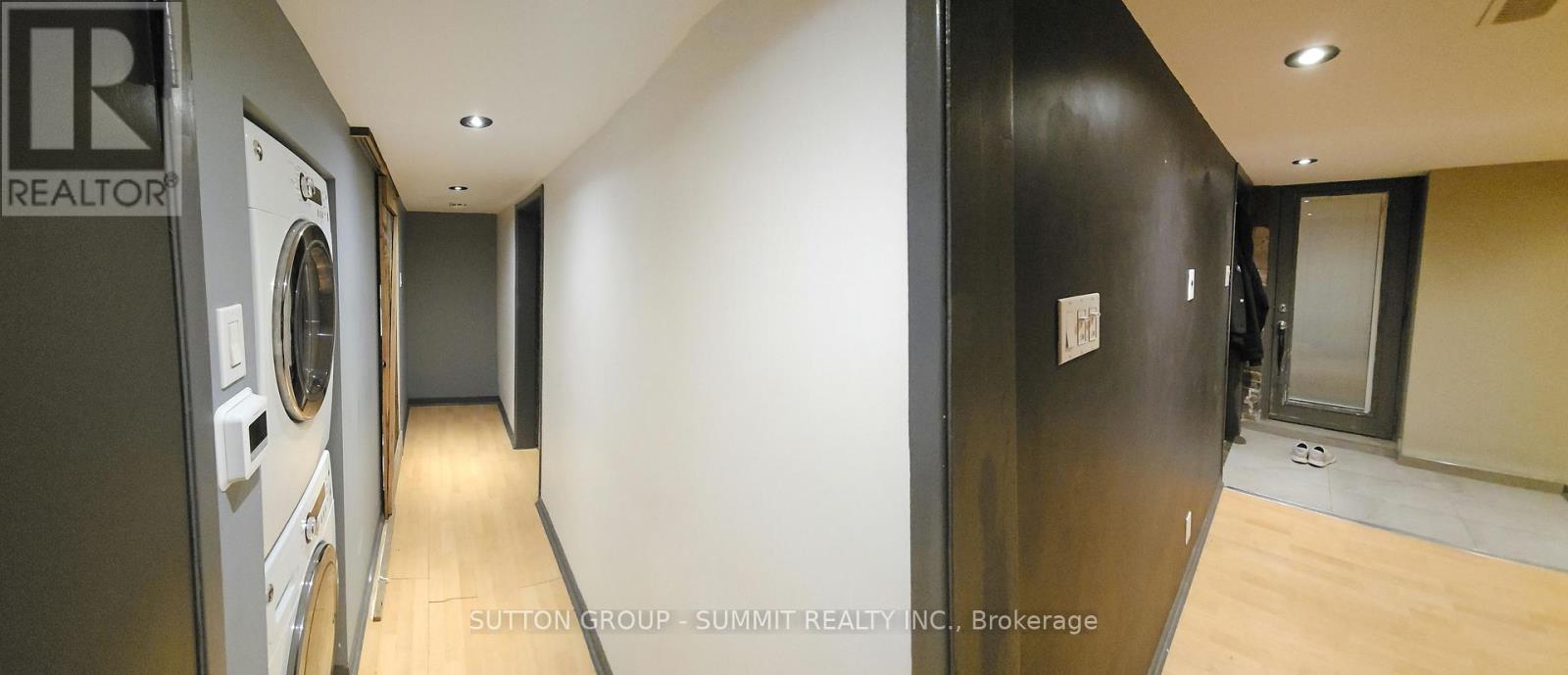Lower - 1 Columbine Avenue, Toronto, Ontario M4L 1P2 - Photo 6 - E13108662