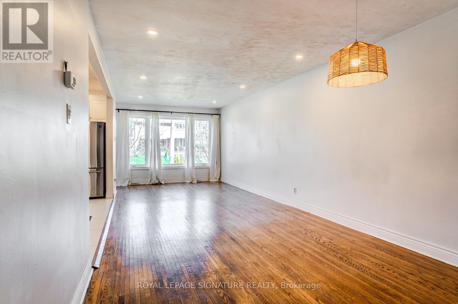 17 Avis Crescent, Toronto, Ontario  M4B 1B8 - Photo 10 - E13108664