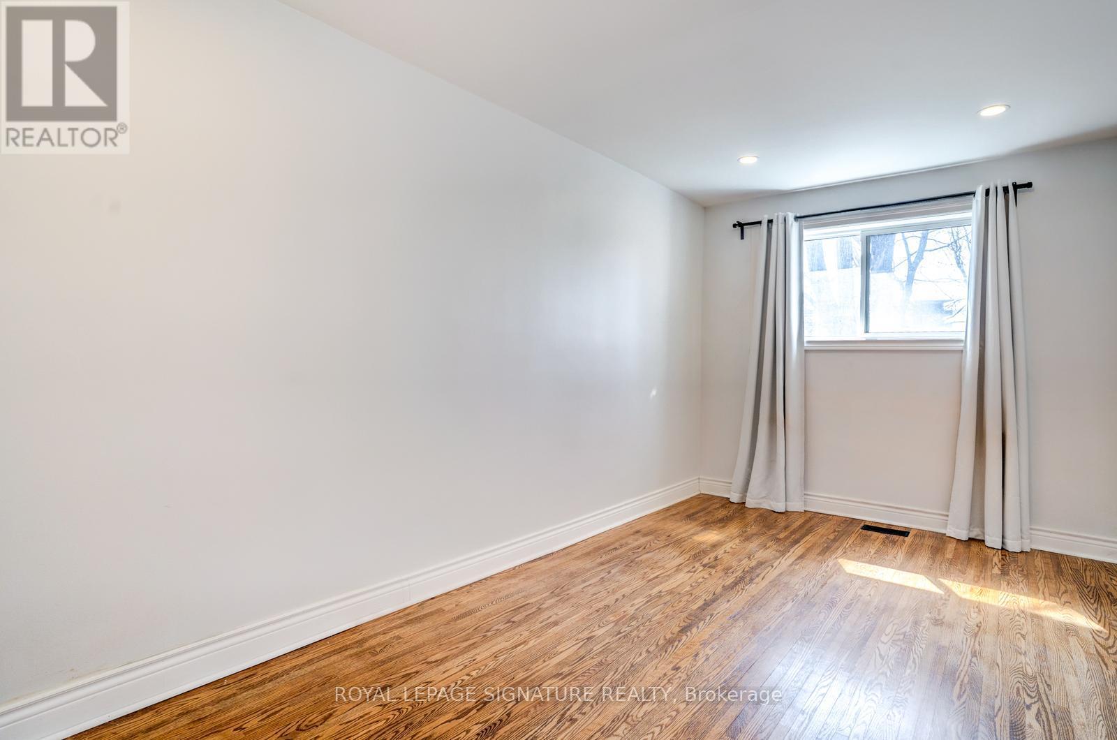 17 Avis Crescent, Toronto, Ontario  M4B 1B8 - Photo 14 - E13108664