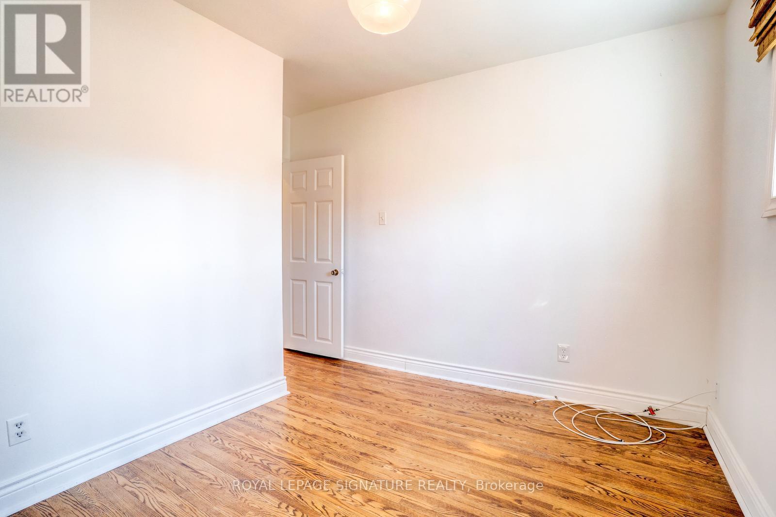 17 Avis Crescent, Toronto, Ontario  M4B 1B8 - Photo 18 - E13108664