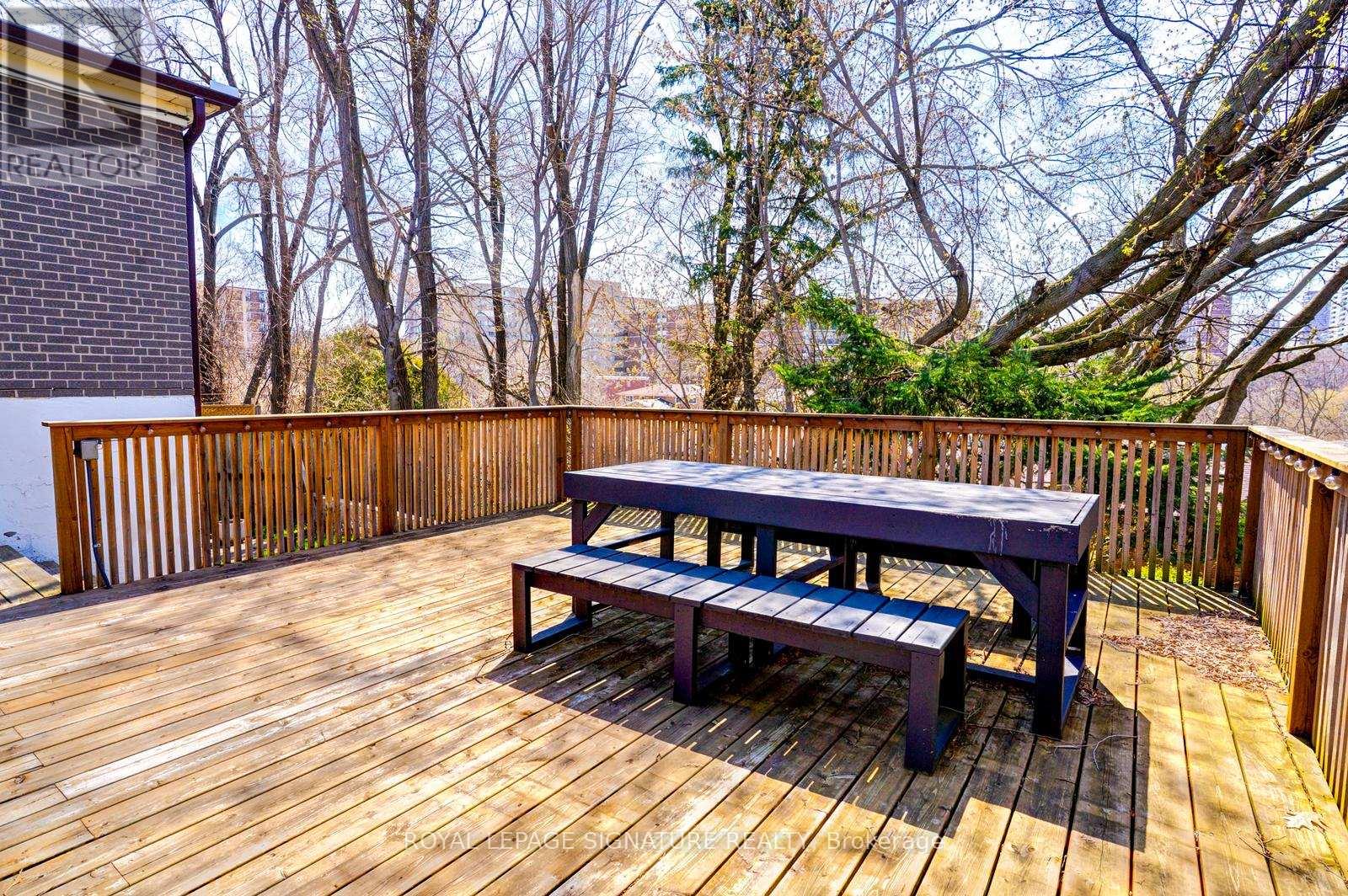 17 Avis Crescent, Toronto, Ontario  M4B 1B8 - Photo 28 - E13108664