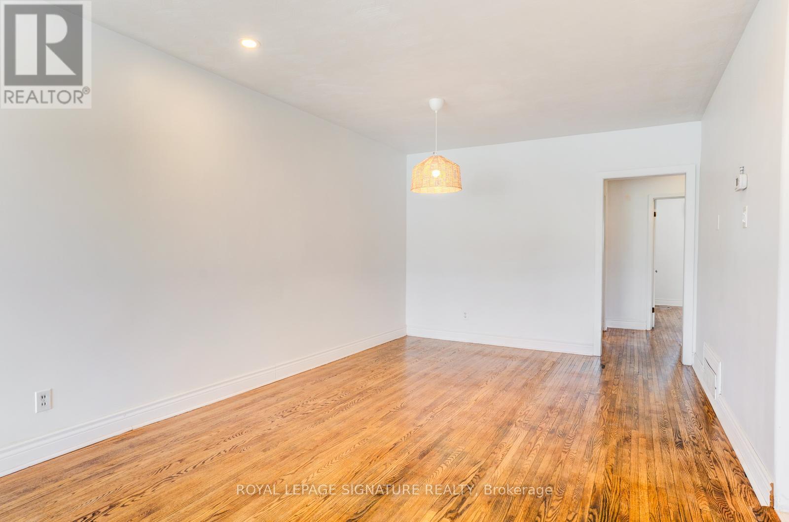 17 Avis Crescent, Toronto, Ontario  M4B 1B8 - Photo 8 - E13108664