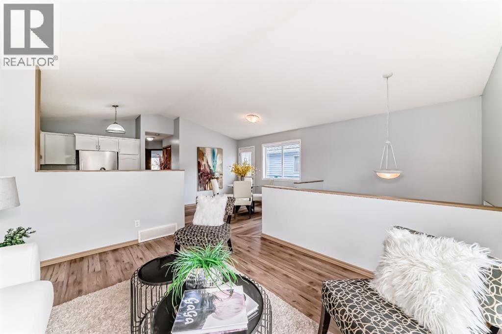 118 Bridleridge Way Sw, Calgary, Alberta  T2Y 4K8 - Photo 6 - A2309870