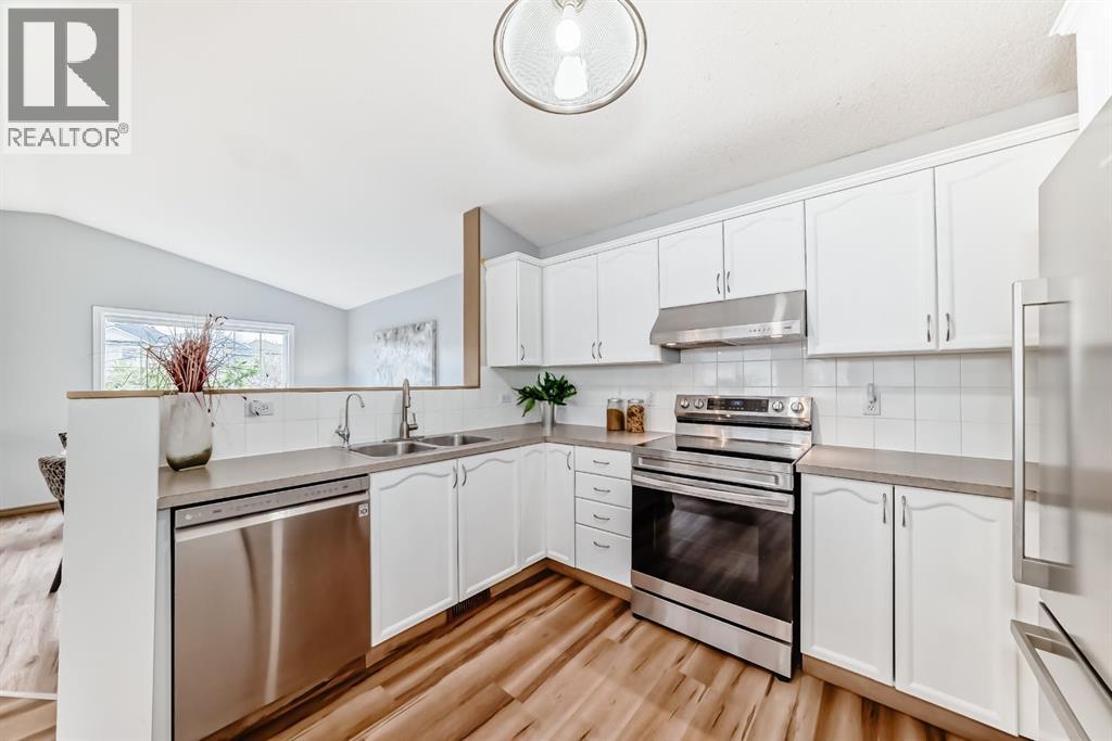 118 Bridleridge Way Sw, Calgary, Alberta  T2Y 4K8 - Photo 8 - A2309870