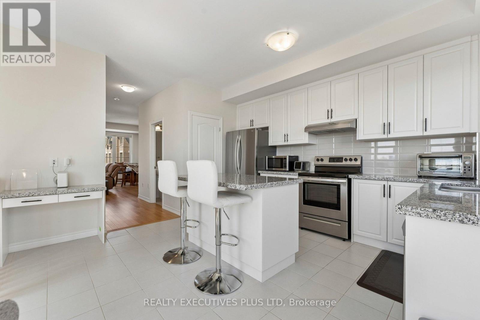 12 Vestry Way, Brampton, Ontario  L6P 4N8 - Photo 11 - W13056066