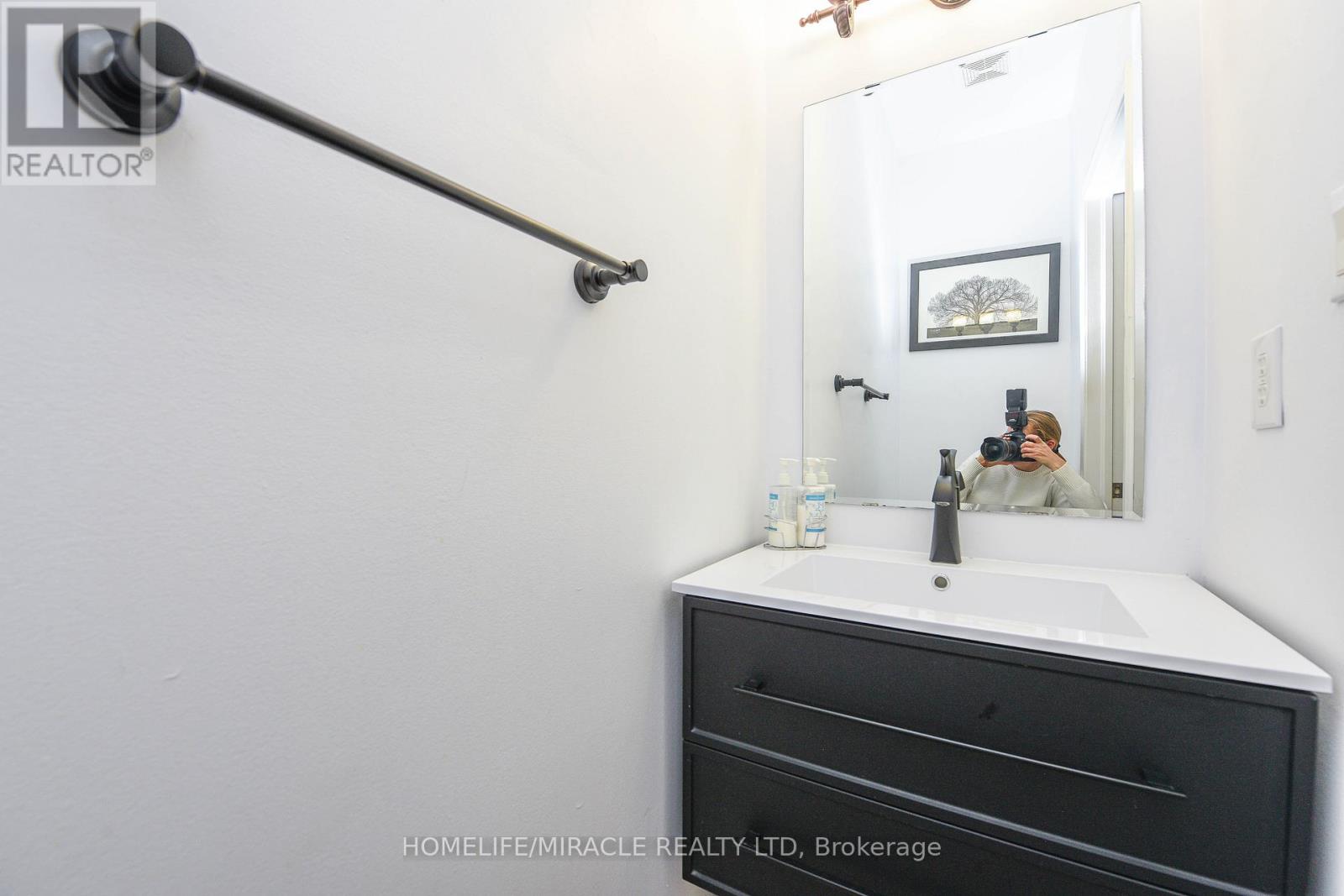 6 Mendoza Drive, Brampton, Ontario  L7A 3M3 - Photo 11 - W13108670