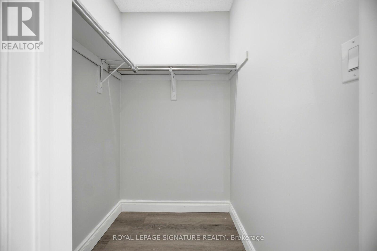 5610 Freshwater Drive, Mississauga, Ontario  L5M 7N1 - Photo 14 - W13108690