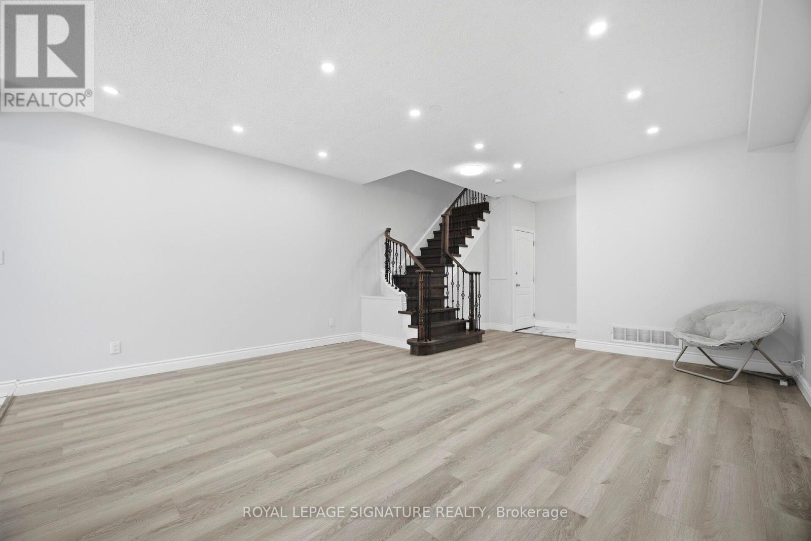 5610 Freshwater Drive, Mississauga, Ontario  L5M 7N1 - Photo 4 - W13108690