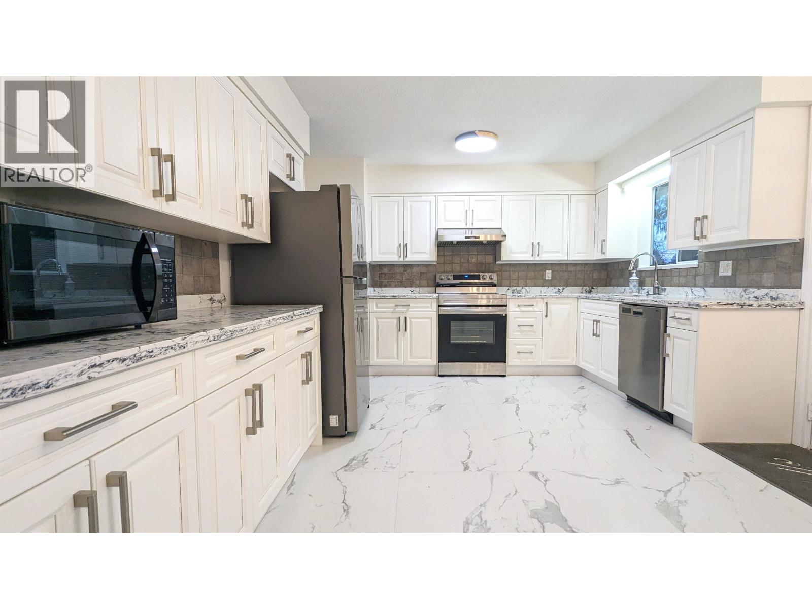 350 52a Street, Delta, British Columbia  V4M 2Z9 - Photo 4 - R3105937