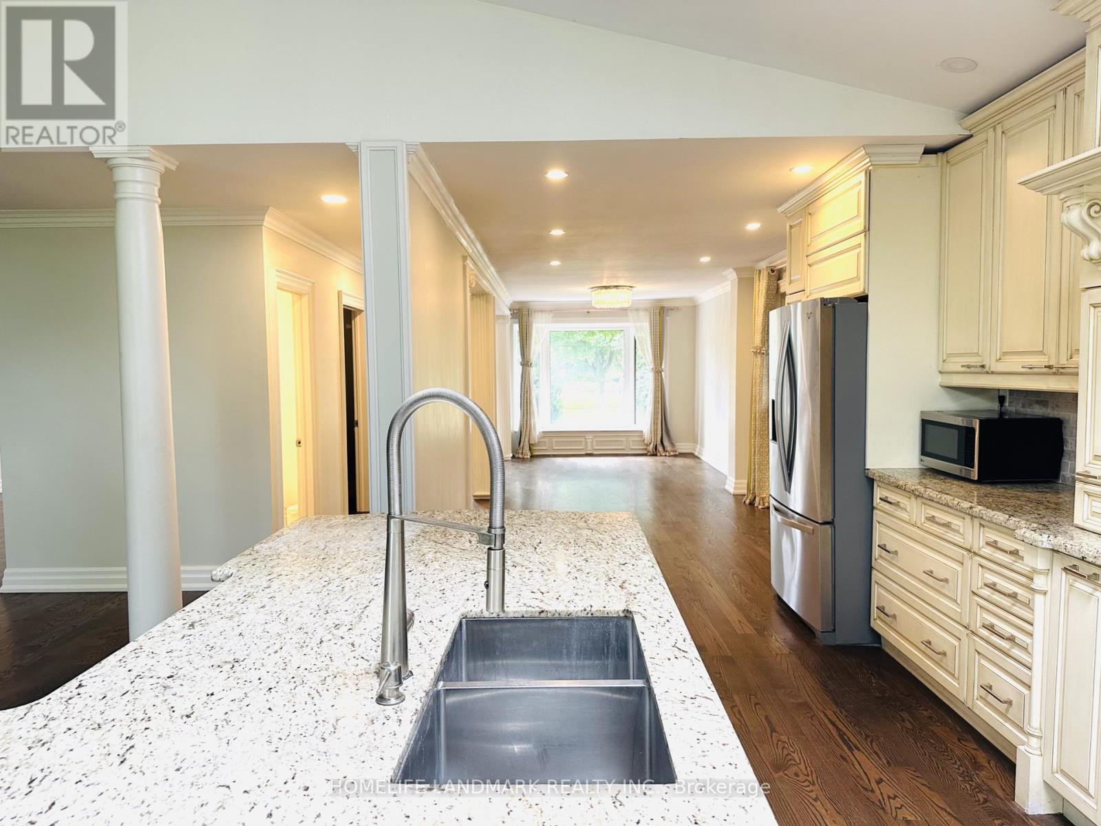 125 Bannatyne Drive, Toronto, Ontario  M2L 2P5 - Photo 12 - C13108704
