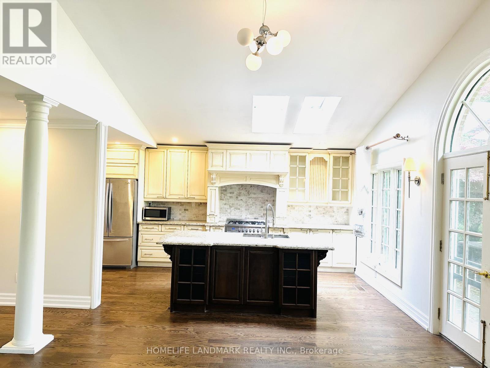 125 Bannatyne Drive, Toronto, Ontario  M2L 2P5 - Photo 4 - C13108704
