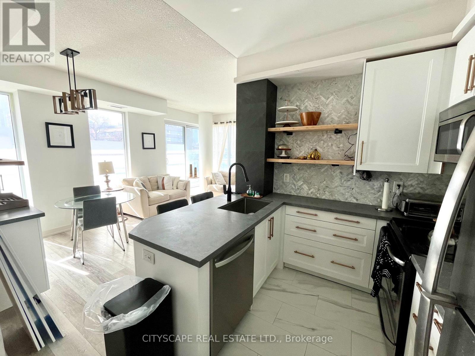 303 - 260 SACKVILLE STREET, Toronto, Ontario