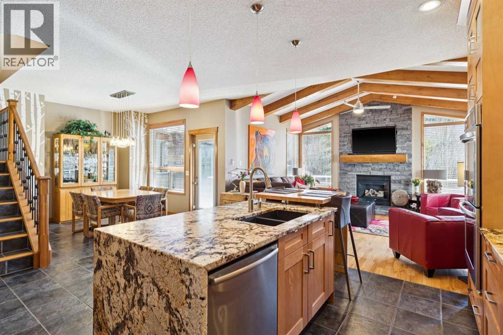 128 Tuscany Vista Crescent Nw, Calgary, Alberta  T3L 3A2 - Photo 6 - A2308073