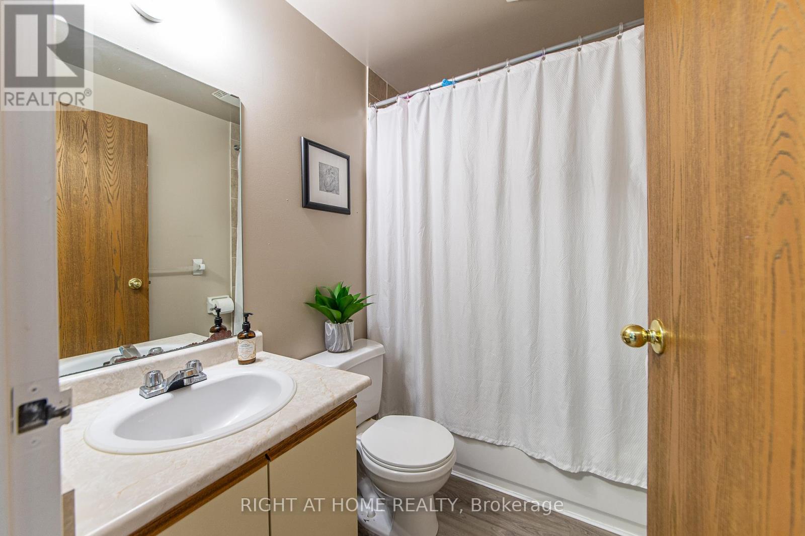 1714 - 35 Green Valley Drive, Kitchener, Ontario  N2P 2A5 - Photo 17 - X13108696