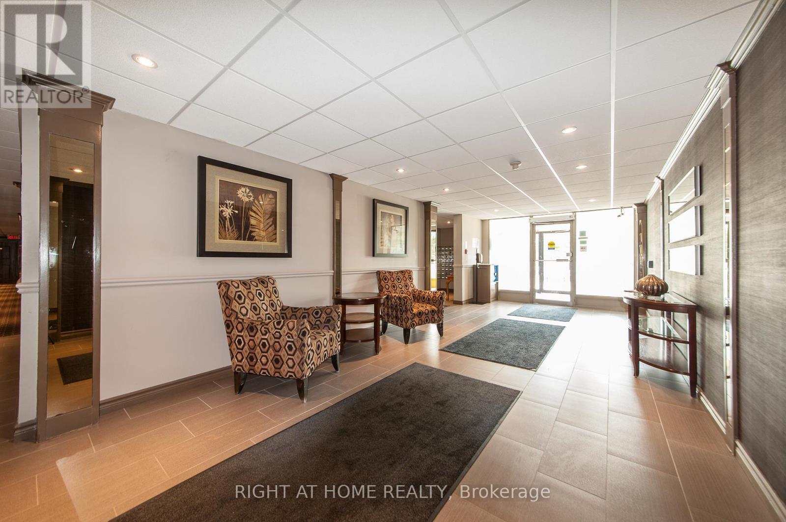 1714 - 35 Green Valley Drive, Kitchener, Ontario  N2P 2A5 - Photo 3 - X13108696