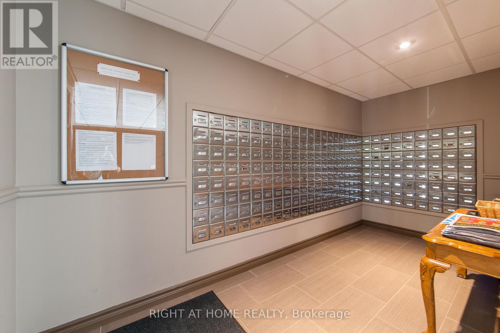 1714 - 35 Green Valley Drive, Kitchener, Ontario  N2P 2A5 - Photo 4 - X13108696