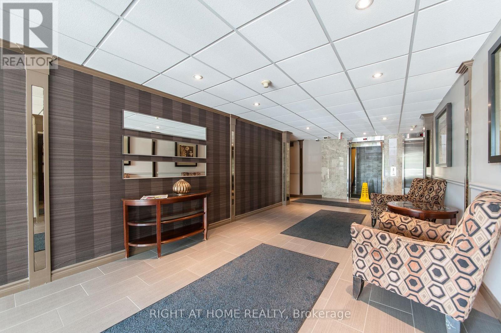 1714 - 35 Green Valley Drive, Kitchener, Ontario  N2P 2A5 - Photo 5 - X13108696