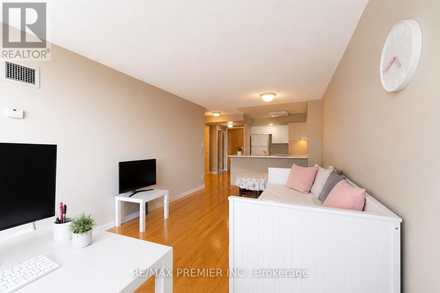 504 - 19 Northern Heights Drive, Richmond Hill, Ontario  L4B 4M4 - Photo 4 - N13106192