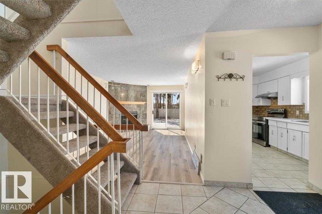 17313 60 Av Nw, Edmonton, Alberta  T6M 1E9 - Photo 5 - E4486926