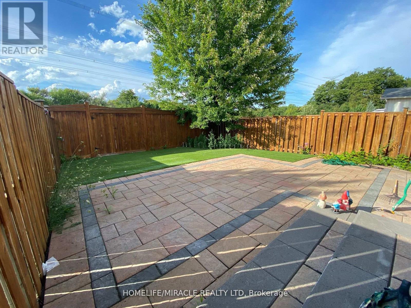 7419 Magistrate Terrace, Brampton, Ontario  L5W 1K9 - Photo 9 - W13108758