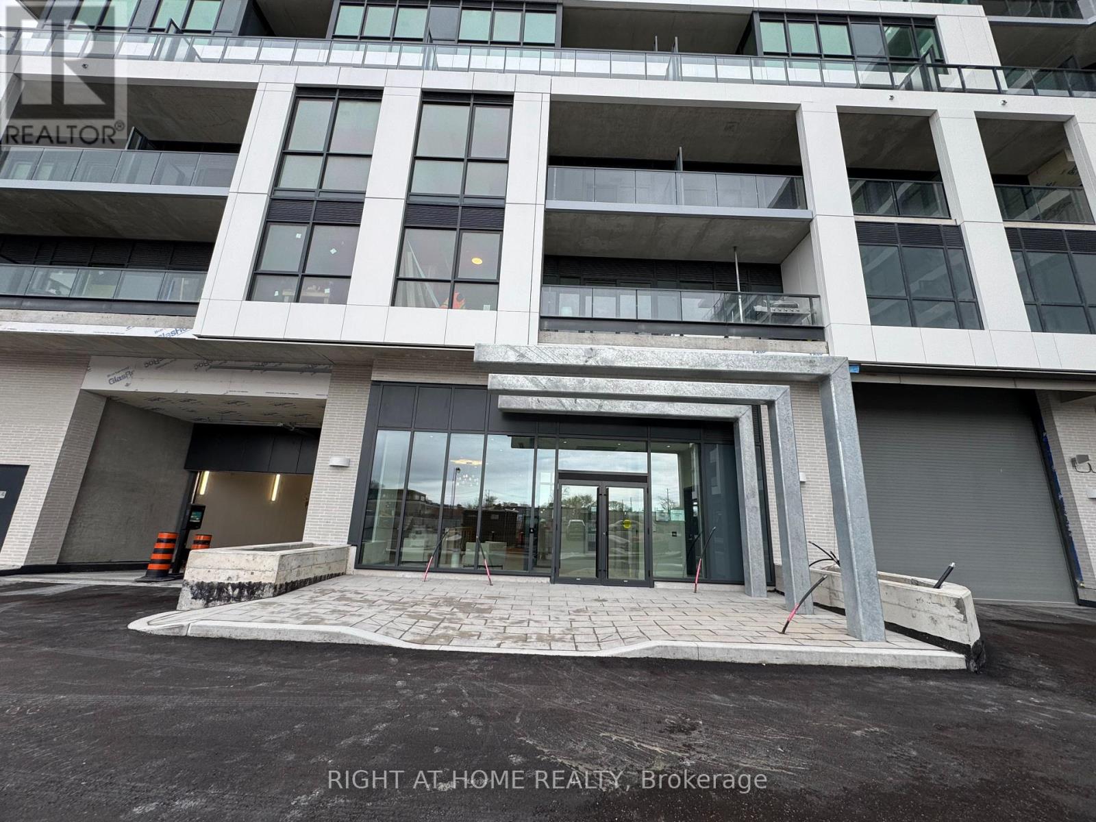 743 WARDEN AVENUE, Toronto, Ontario
