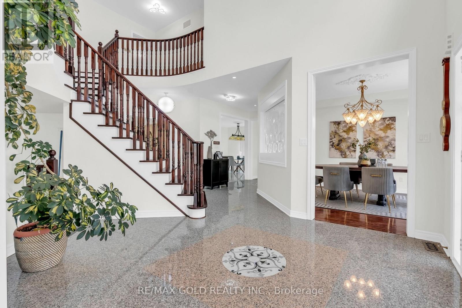 5499 Doctor Peddle Crescent, Mississauga, Ontario  L5M 0K7 - Photo 9 - W13106932
