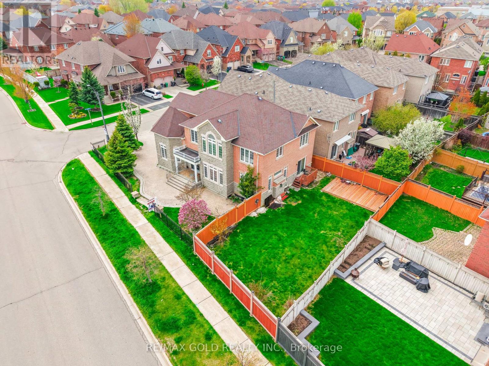 5499 Doctor Peddle Crescent, Mississauga, Ontario  L5M 0K7 - Photo 47 - W13106932