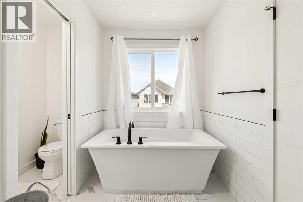 12 Copperhead Garden Se, Calgary, Alberta  T2Z 5H1 - Photo 23 - A2309901