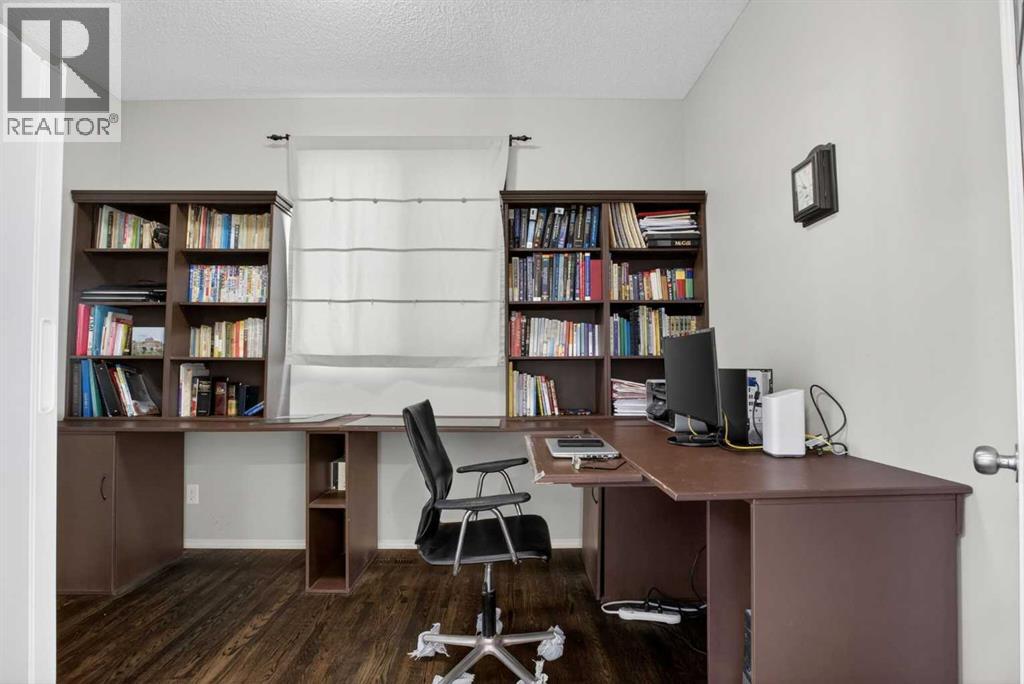 71 Springborough Green Sw, Calgary, Alberta  T3H 5M5 - Photo 17 - A2307311