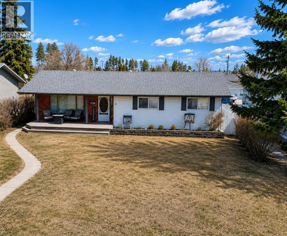 11 Kallbom Crescent, Whitecourt, Alberta  T7S 1E2 - Photo 1 - A2300314