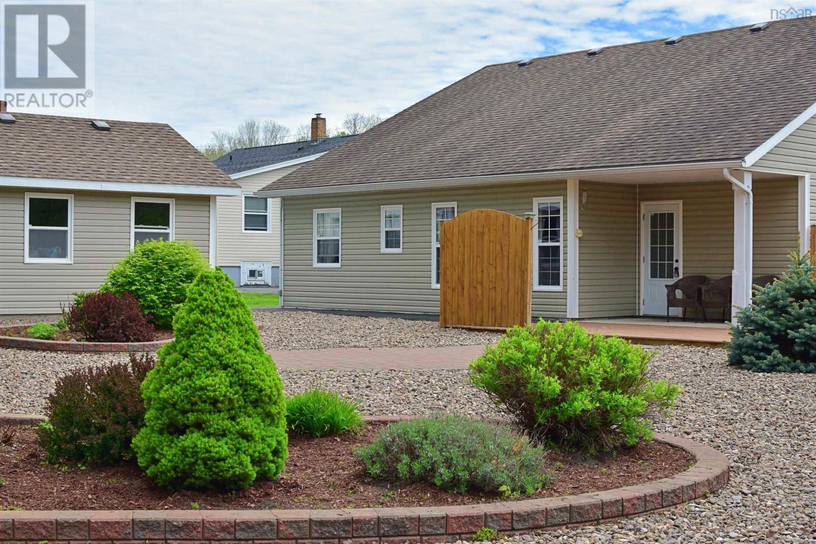 318 Victoria Road, Bridgewater, Nova Scotia  B4V 2P1 - Photo 36 - 202607068