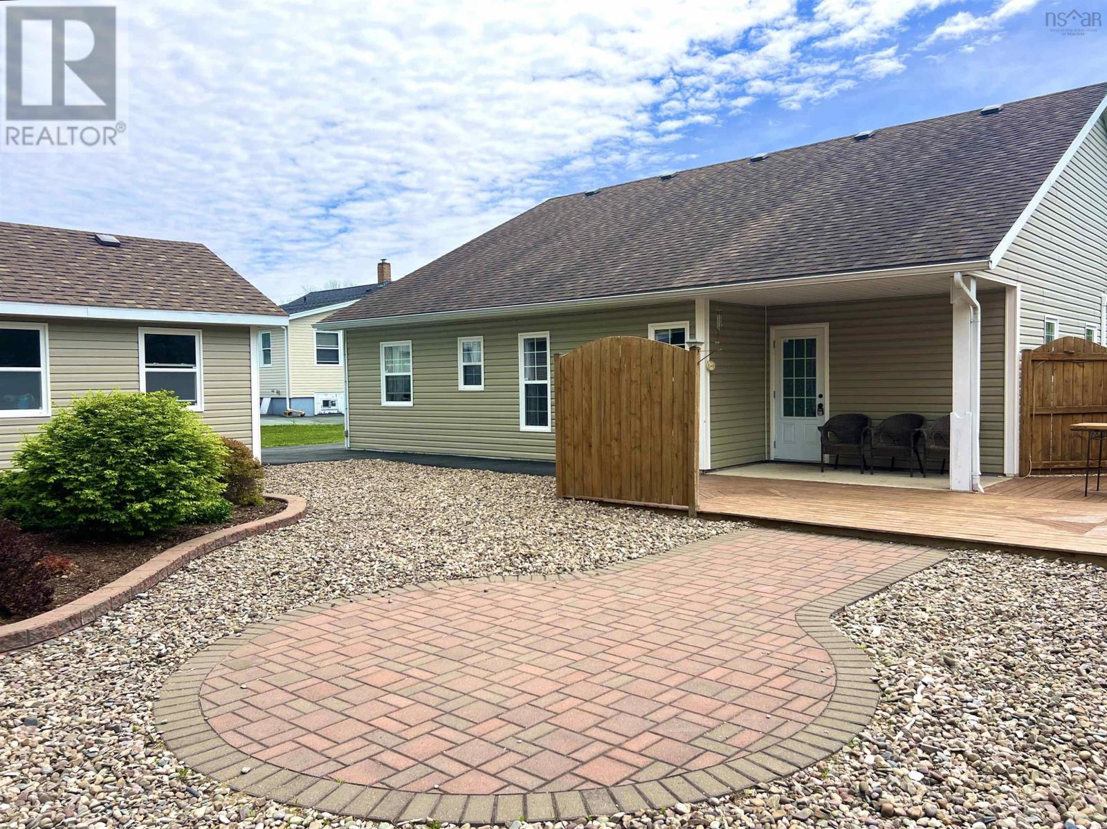 318 Victoria Road, Bridgewater, Nova Scotia  B4V 2P1 - Photo 38 - 202607068