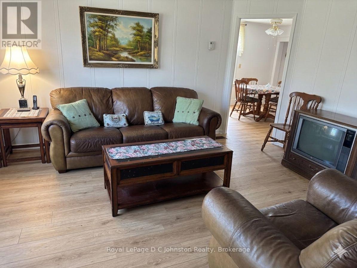 21 Victoria Street S, Saugeen Shores, Ontario  N0H 2L0 - Photo 7 - X13077162