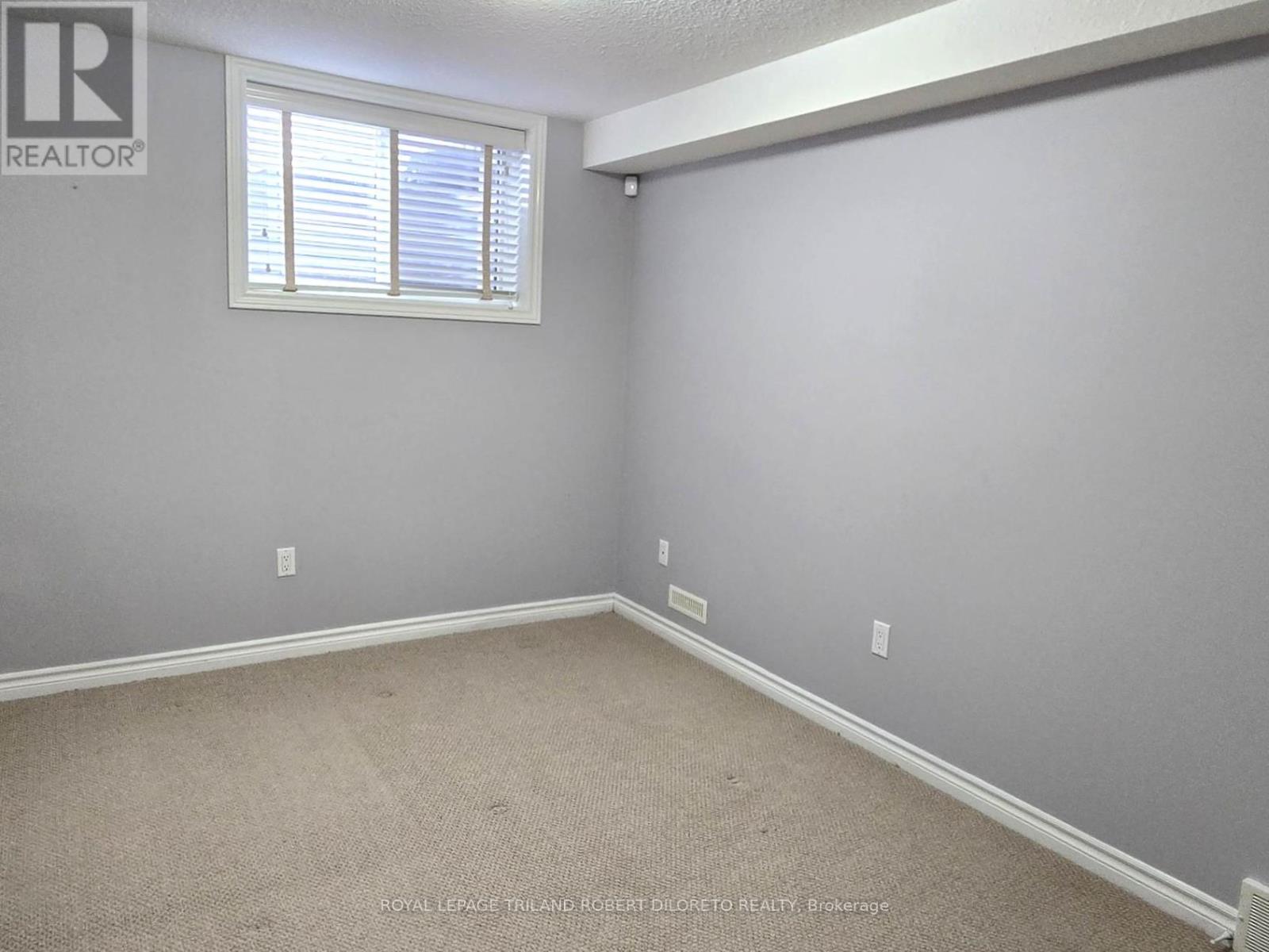 5 - 5 Foxhollow Drive, Thames Centre, Ontario  N0L 1G3 - Photo 24 - X12986638