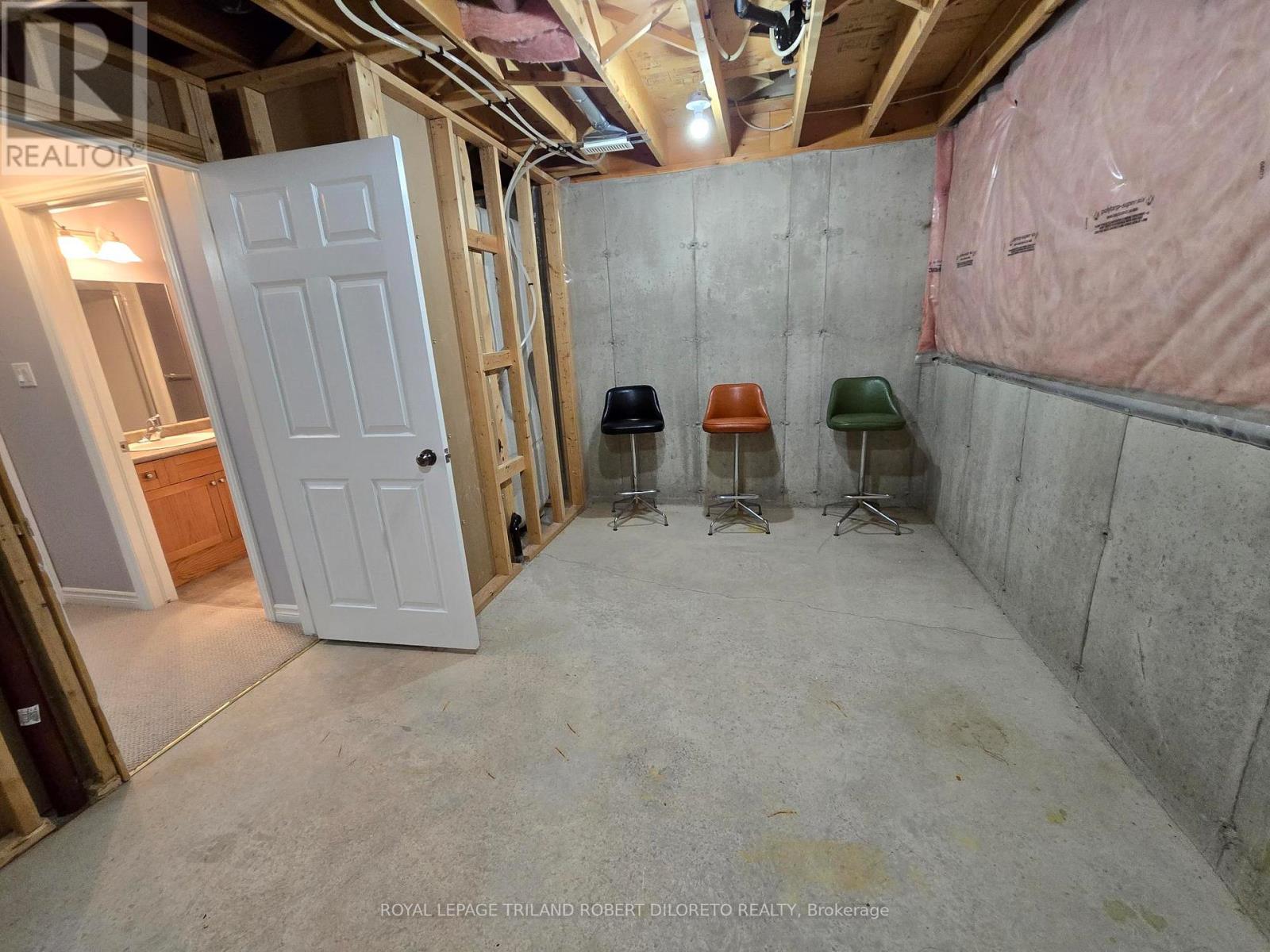 5 - 5 Foxhollow Drive, Thames Centre, Ontario  N0L 1G3 - Photo 29 - X12986638