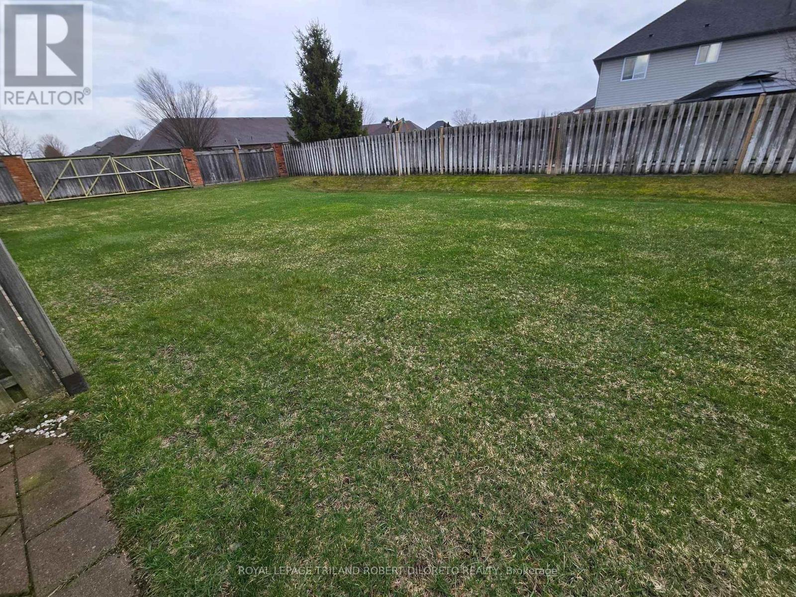 5 - 5 Foxhollow Drive, Thames Centre, Ontario  N0L 1G3 - Photo 32 - X12986638