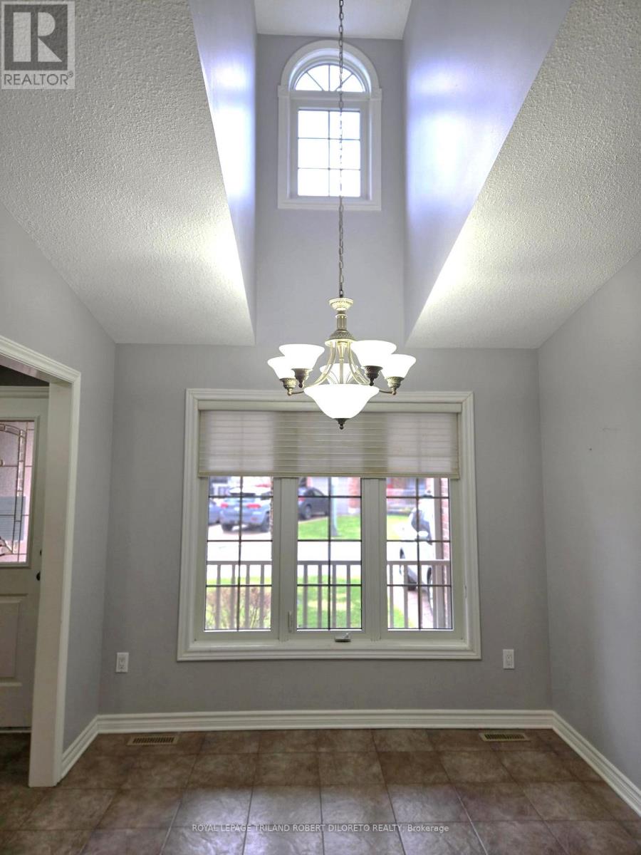 5 - 5 Foxhollow Drive, Thames Centre, Ontario  N0L 1G3 - Photo 5 - X12986638