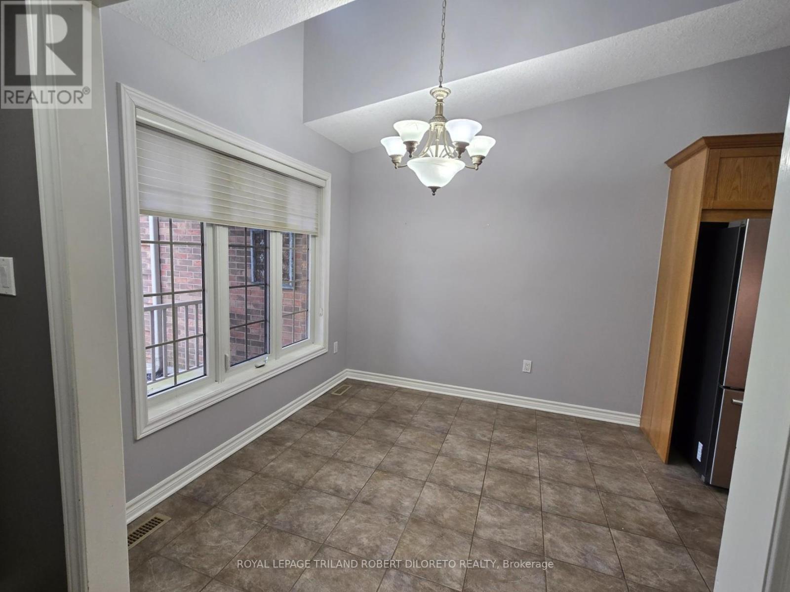 5 - 5 Foxhollow Drive, Thames Centre, Ontario  N0L 1G3 - Photo 8 - X12986638