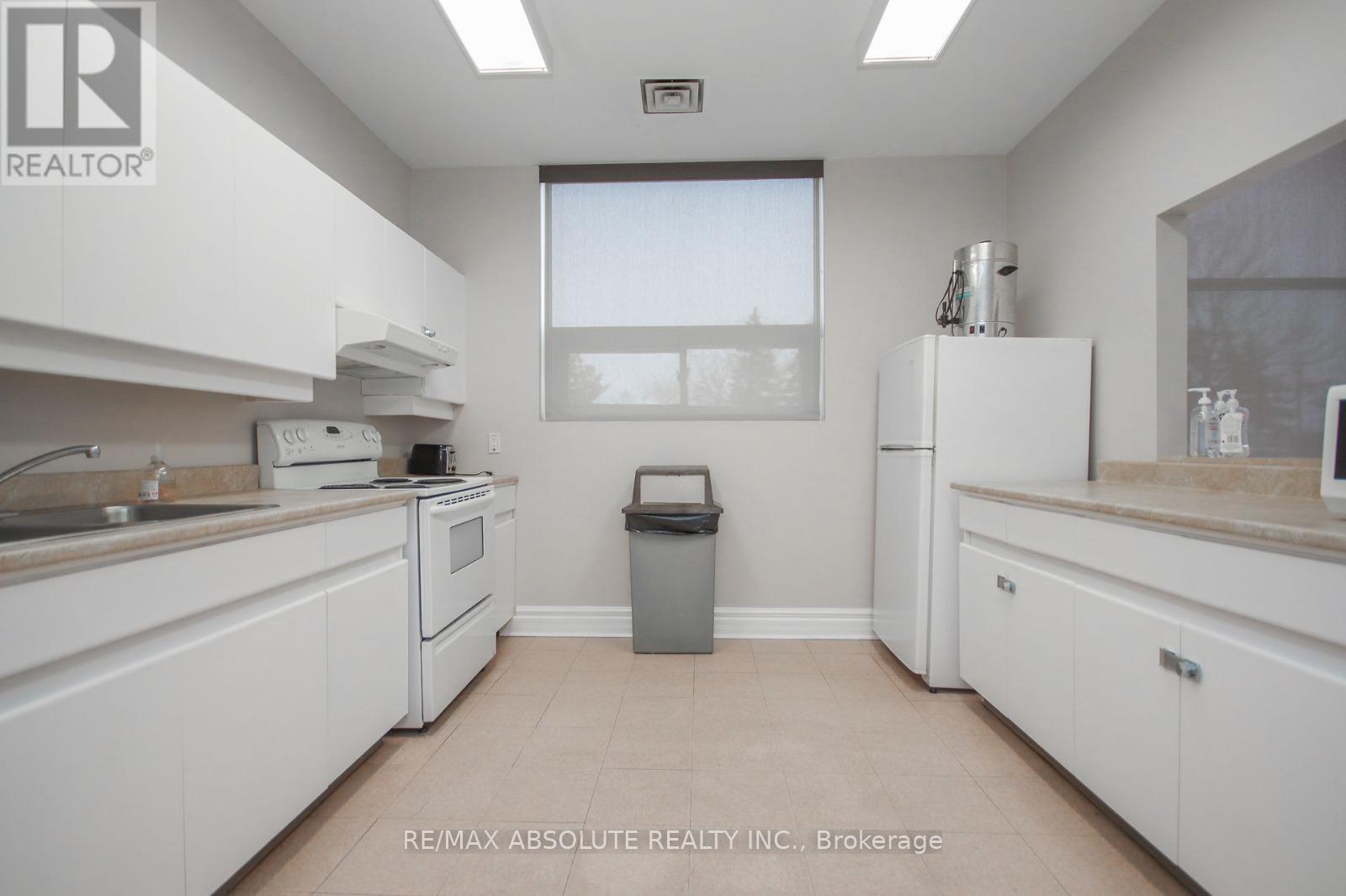 806 - 545 St Laurent Boulevard, Ottawa, Ontario  K1K 4H9 - Photo 35 - X12915400