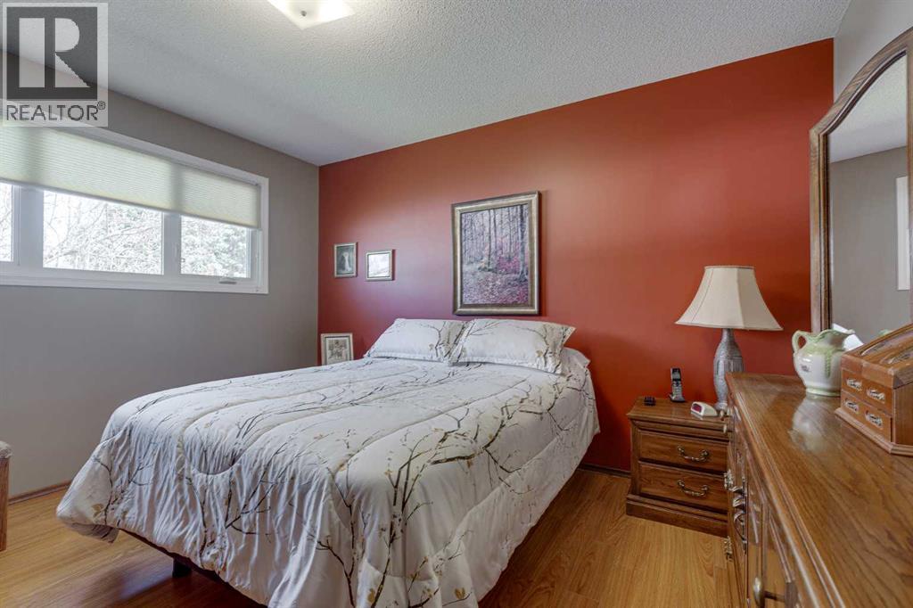 2 Otterbury Avenue, Red Deer, Alberta  T4N 4Z9 - Photo 11 - A2309520