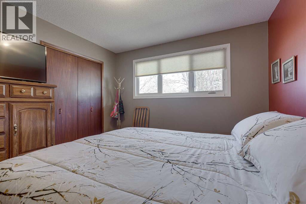 2 Otterbury Avenue, Red Deer, Alberta  T4N 4Z9 - Photo 12 - A2309520