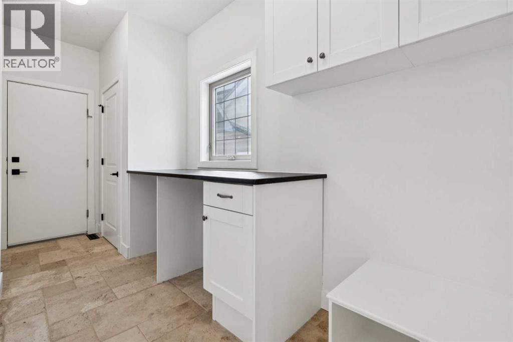 1 Discovery Ridge Link Sw, Calgary, Alberta  T3H 4Y1 - Photo 17 - A2291643